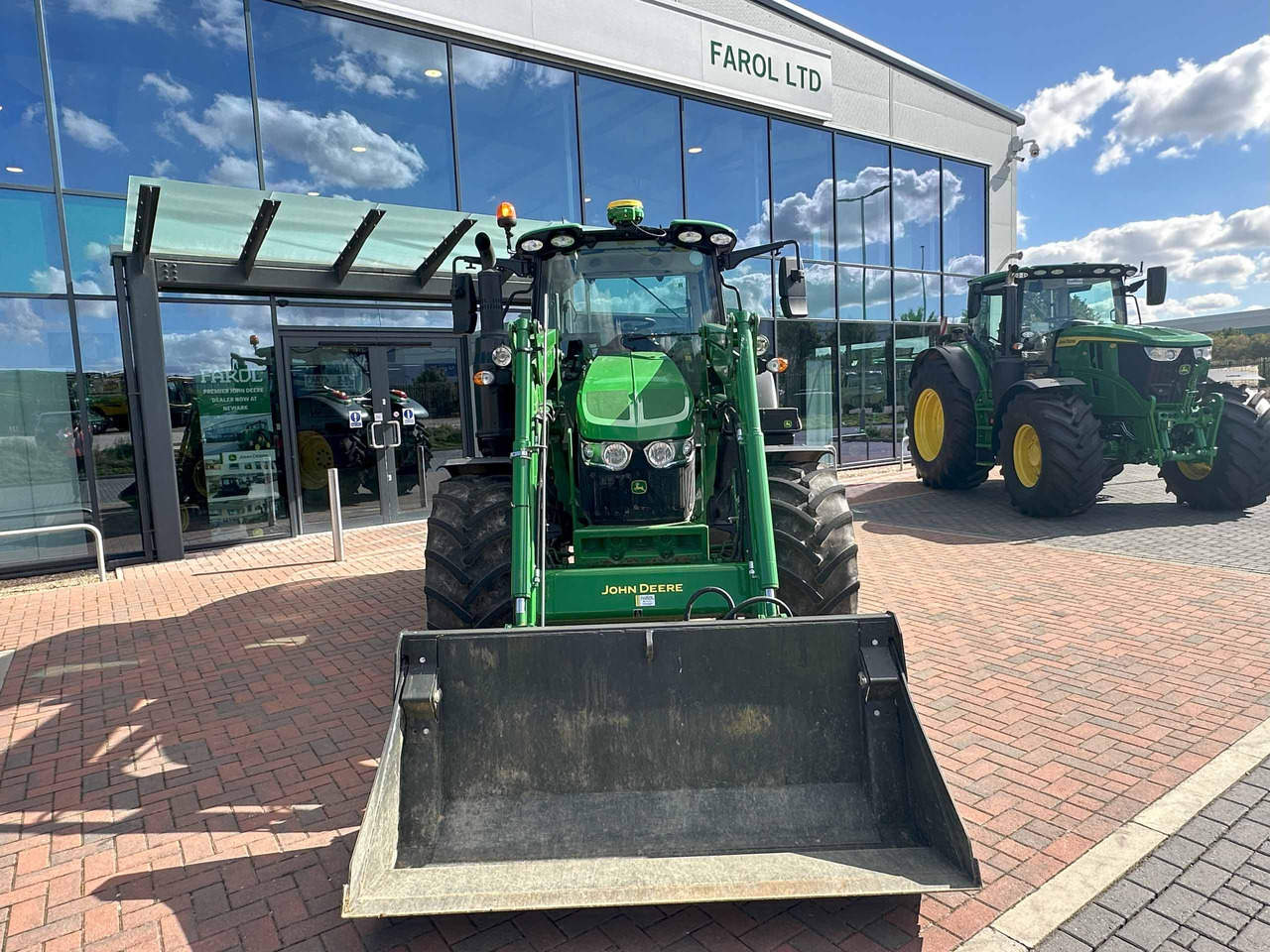 John Deere 6110M + 623M - Tractor: afbeelding 4 John Deere 6110M + 623M - Tractor: afbeelding 4