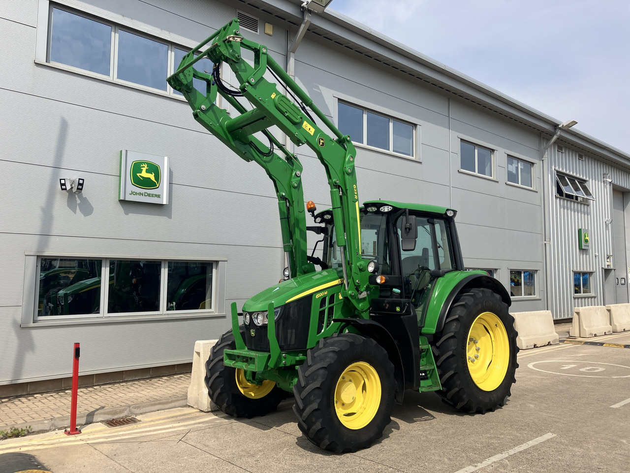 John Deere 6120M + 623R Loader - Tractor: afbeelding 1 John Deere 6120M + 623R Loader - Tractor: afbeelding 1