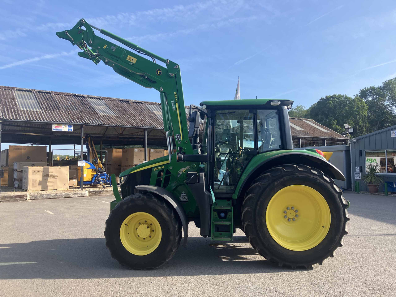 John Deere 6120M - Tractor: afbeelding 2 John Deere 6120M - Tractor: afbeelding 2