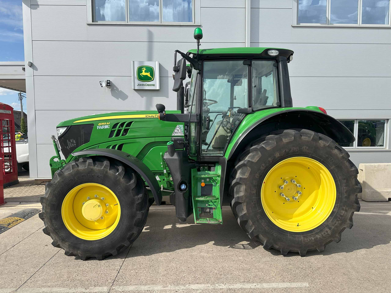 John Deere 6155M - Tractor: afbeelding 2 John Deere 6155M - Tractor: afbeelding 2