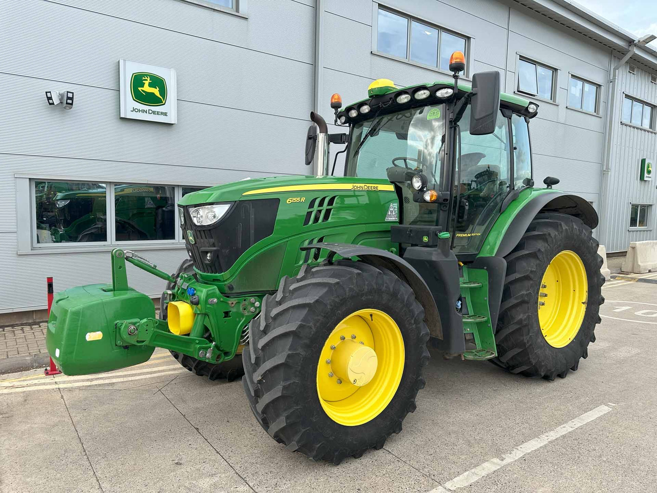 John Deere 6155R - Tractor: afbeelding 1 John Deere 6155R - Tractor: afbeelding 1