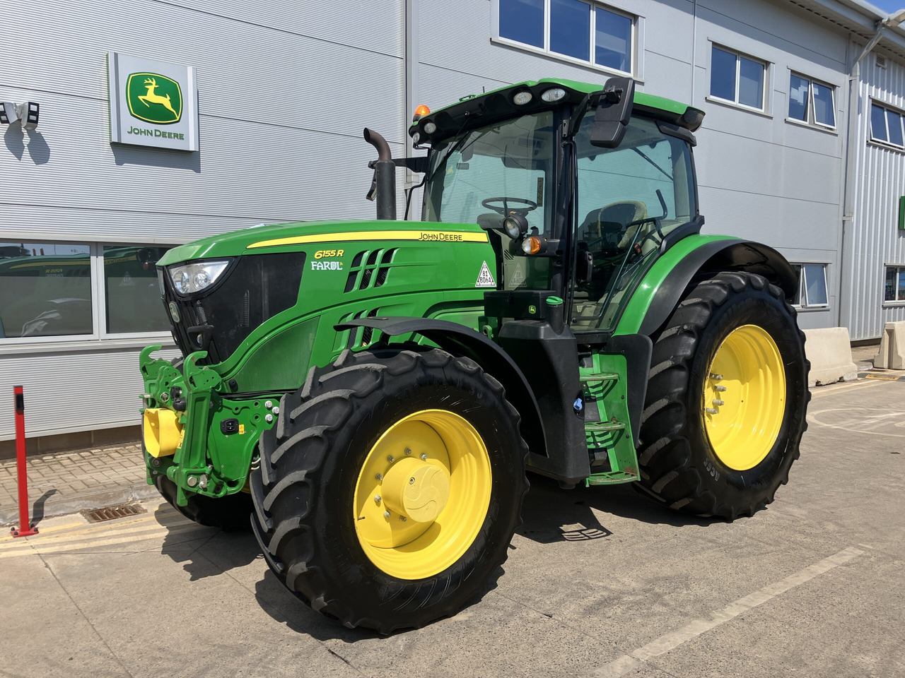 John Deere 6155R - Tractor: afbeelding 1 John Deere 6155R - Tractor: afbeelding 1