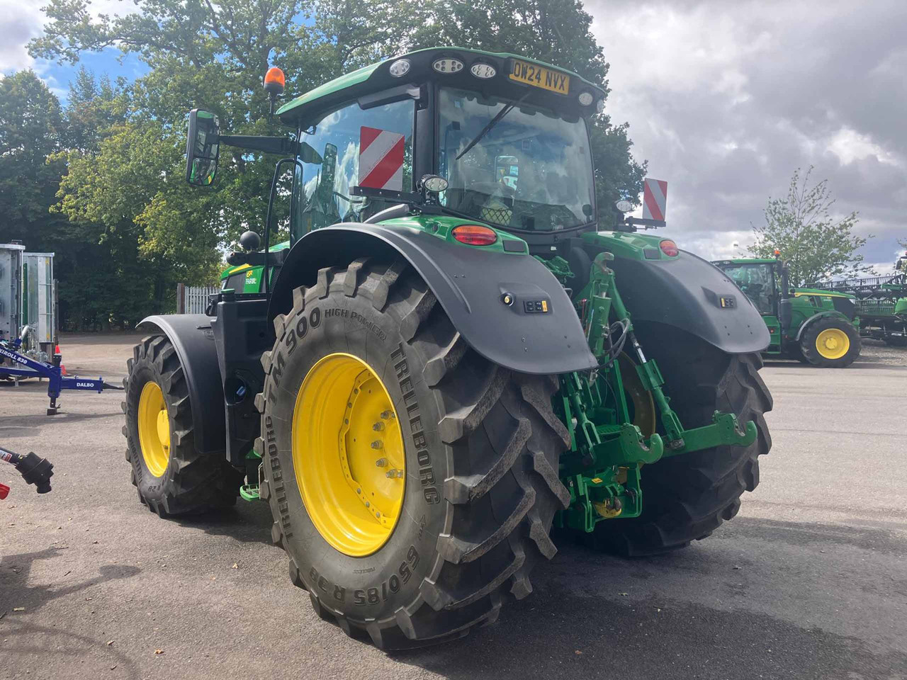 John Deere 6R 195 - Tractor: afbeelding 4 John Deere 6R 195 - Tractor: afbeelding 4