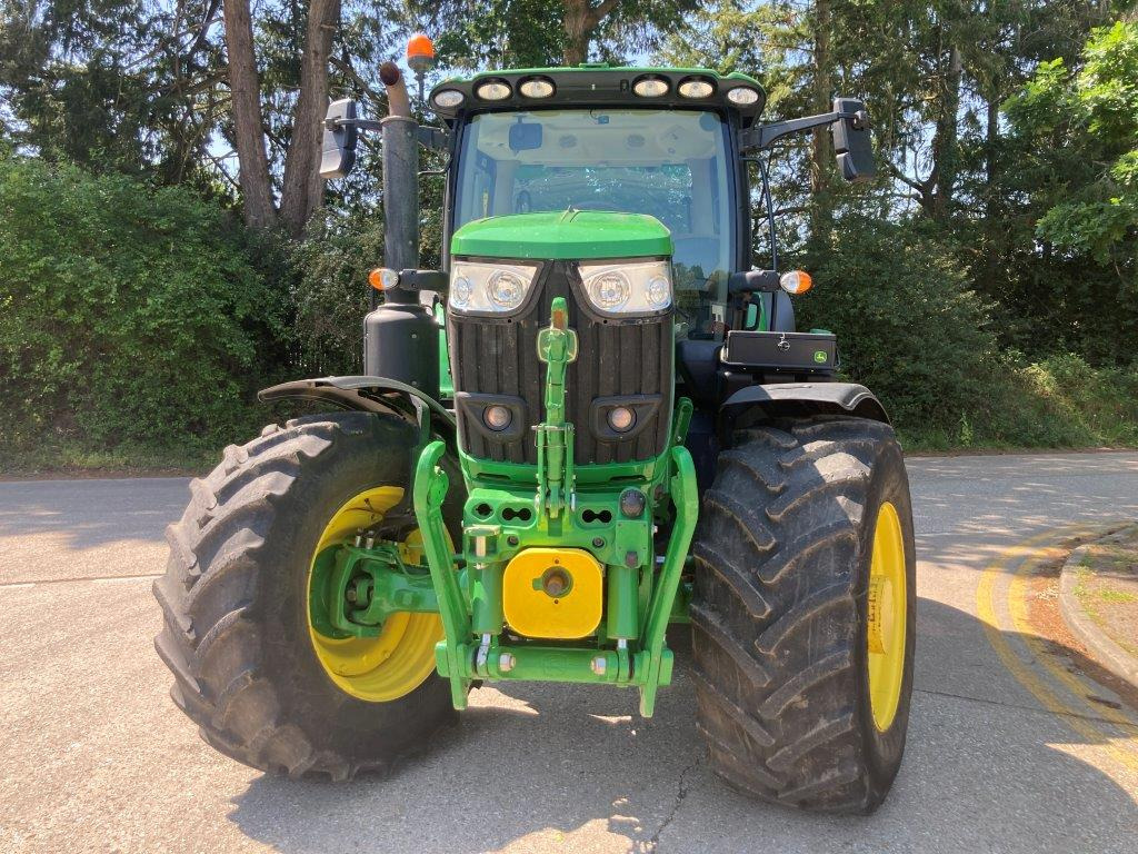 John Deere 6R 215 - Tractor: afbeelding 1 John Deere 6R 215 - Tractor: afbeelding 1