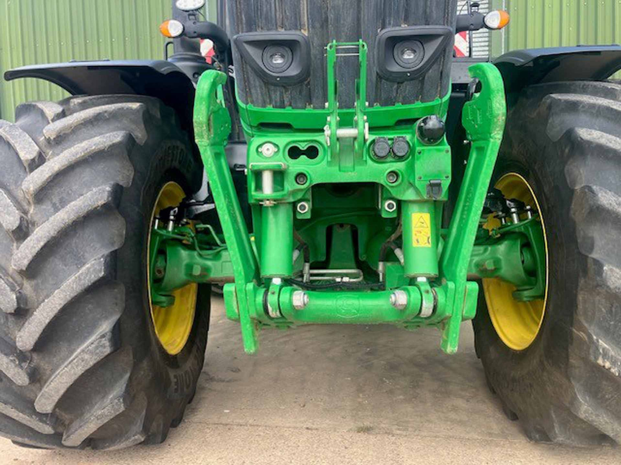 John Deere 6R 215 - Tractor: afbeelding 4 John Deere 6R 215 - Tractor: afbeelding 4