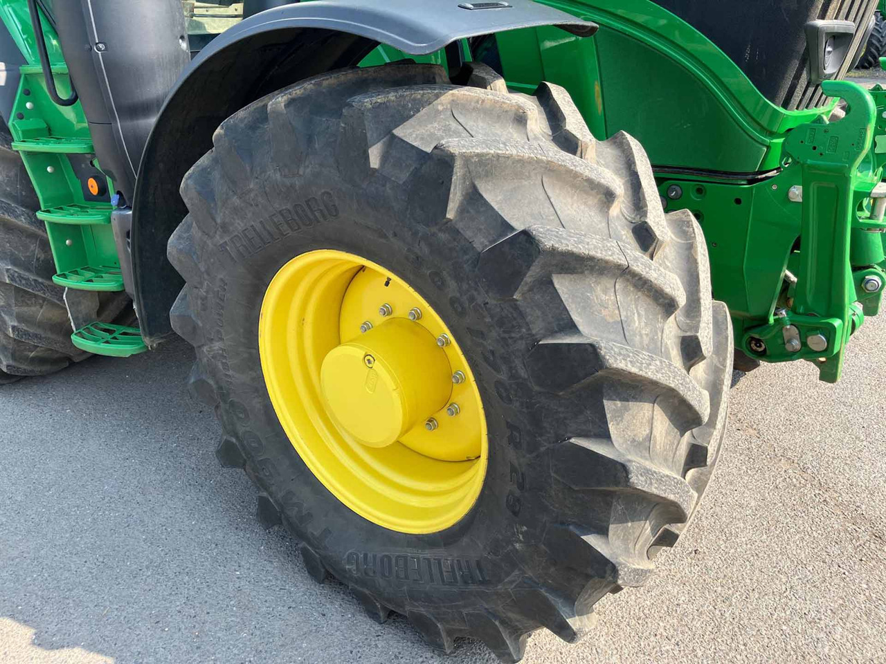 John Deere 6R 215 - Tractor: afbeelding 5 John Deere 6R 215 - Tractor: afbeelding 5