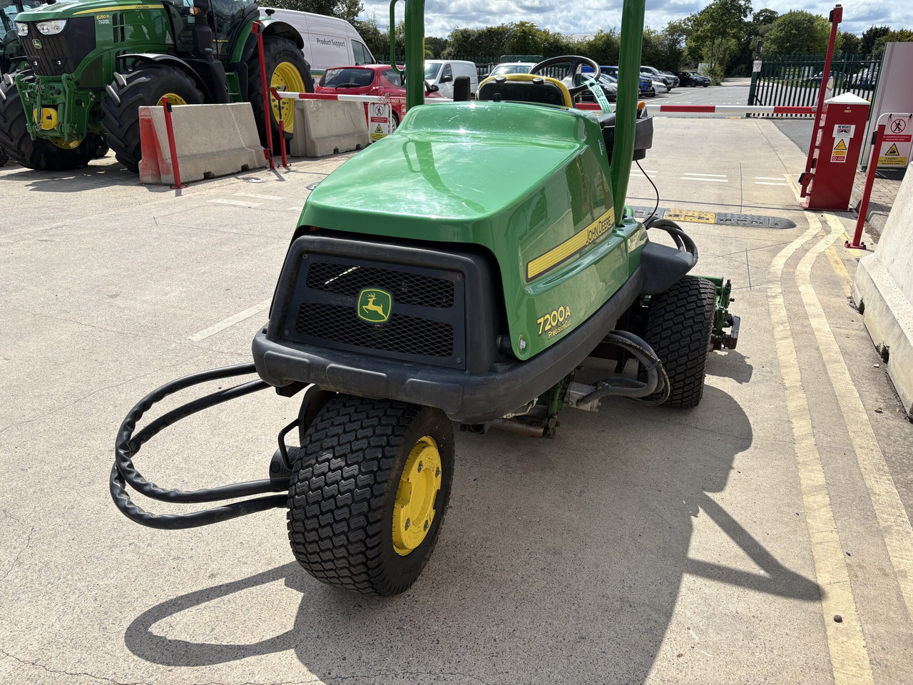 John Deere 7200A Triple Mower - Gazonmaaier: afbeelding 4 John Deere 7200A Triple Mower - Gazonmaaier: afbeelding 4