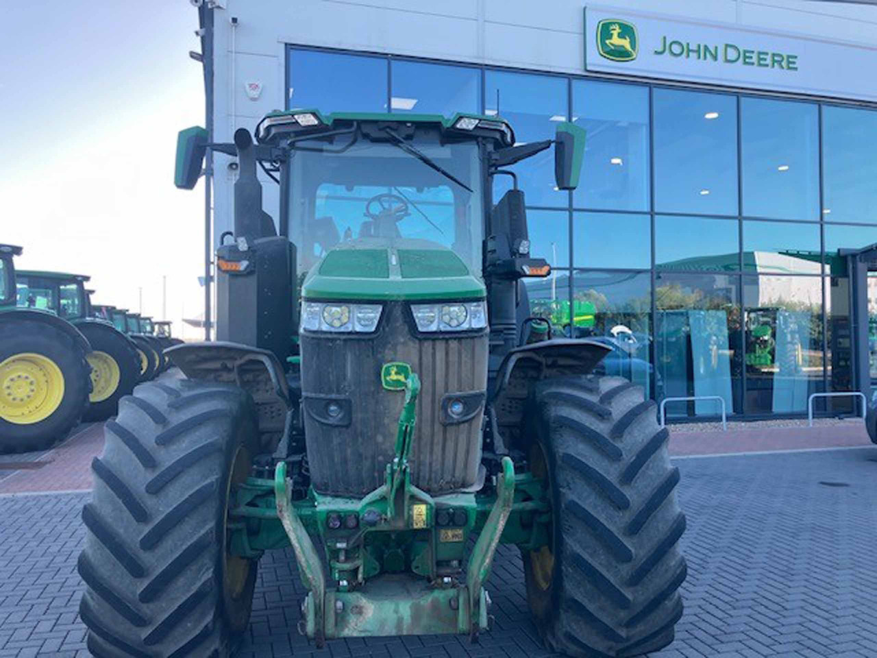 John Deere 7R 250 - Tractor: afbeelding 2 John Deere 7R 250 - Tractor: afbeelding 2