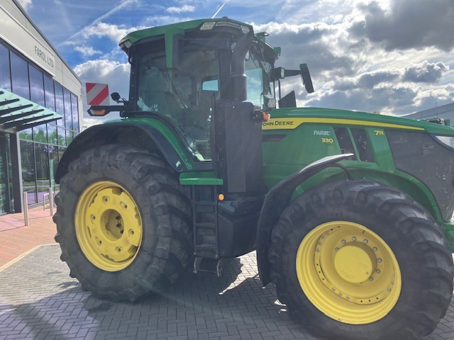 John Deere 7R 330 - Tractor: afbeelding 3 John Deere 7R 330 - Tractor: afbeelding 3