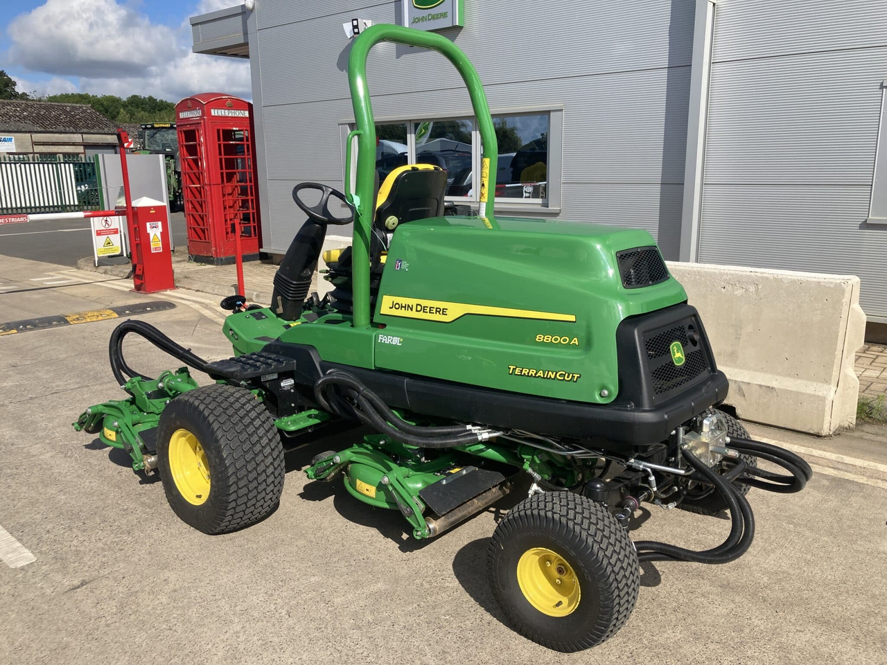 John Deere 8800A 5 pod rotary mower - Gazonmaaier: afbeelding 3 John Deere 8800A 5 pod rotary mower - Gazonmaaier: afbeelding 3