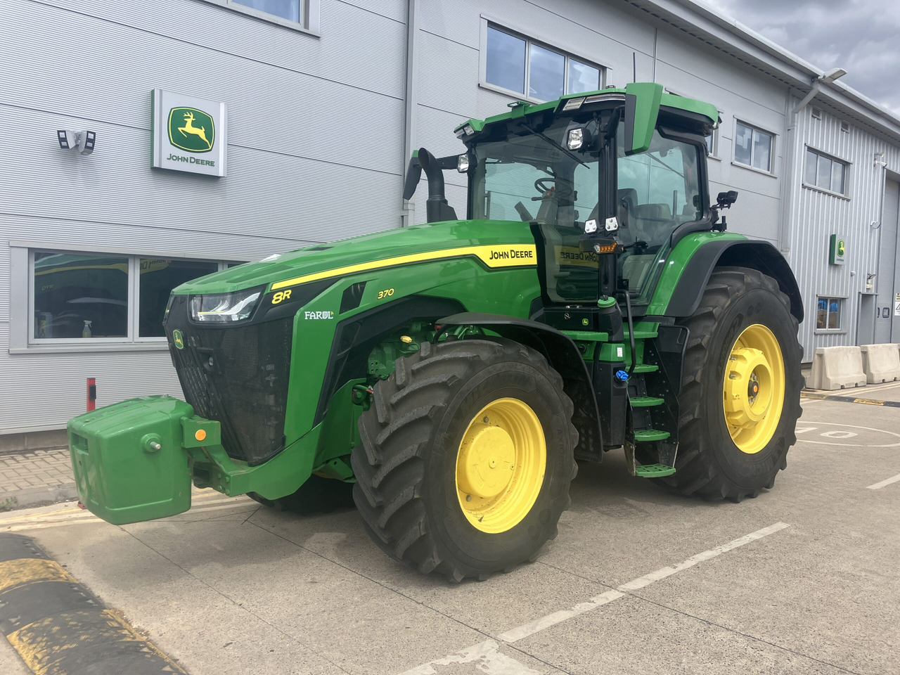 John Deere 8R 370 - Tractor: afbeelding 1 John Deere 8R 370 - Tractor: afbeelding 1
