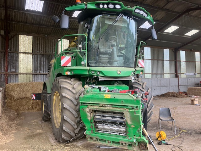 John Deere 9900 - Hakselaar: afbeelding 1 John Deere 9900 - Hakselaar: afbeelding 1