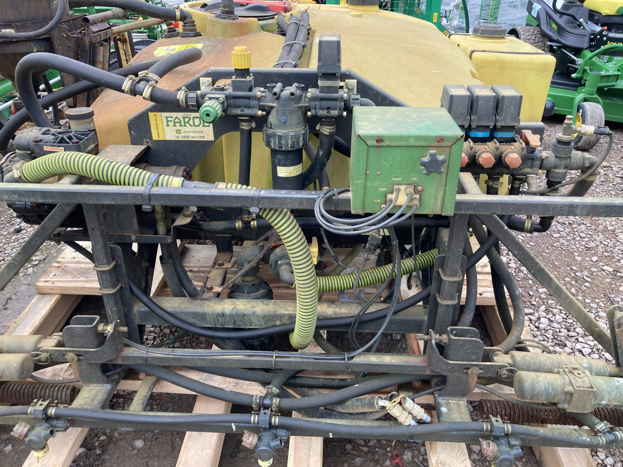 John Deere HD200 de-mount sprayer - Tuinmachine: afbeelding 4 John Deere HD200 de-mount sprayer - Tuinmachine: afbeelding 4