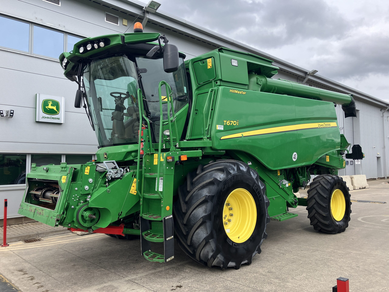 John Deere T670i HillMaster - Maaidorser: afbeelding 1 John Deere T670i HillMaster - Maaidorser: afbeelding 1