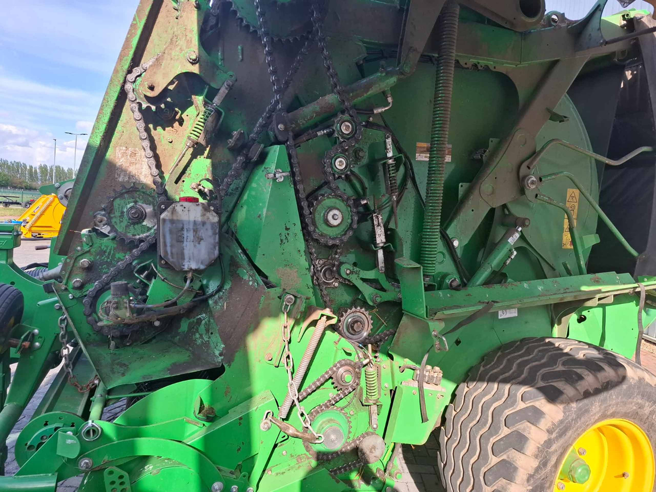 John Deere V451R - Hooi-/ Voedermachine: afbeelding 3 John Deere V451R - Hooi-/ Voedermachine: afbeelding 3