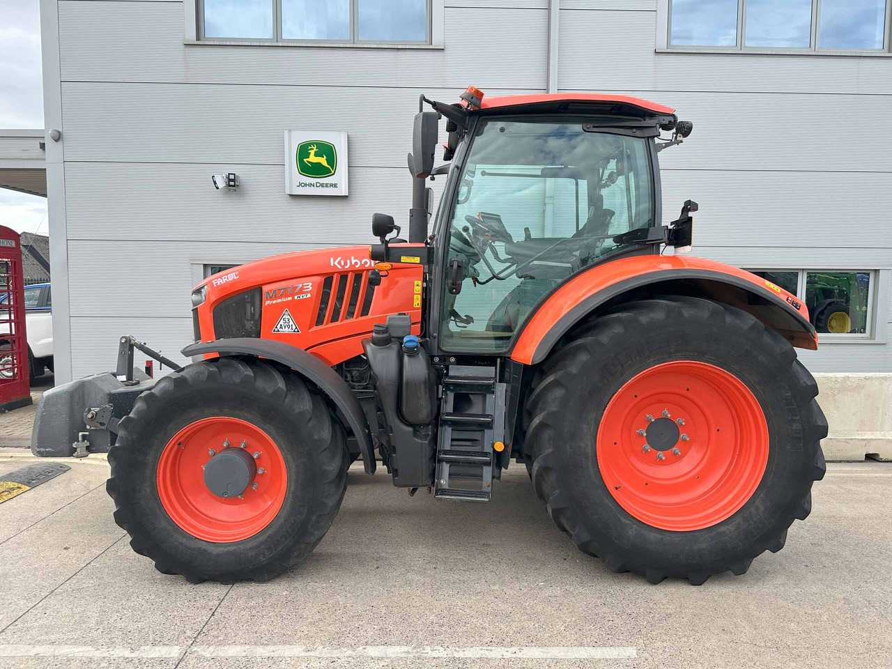 Kubota M7173 - Tractor: afbeelding 2 Kubota M7173 - Tractor: afbeelding 2