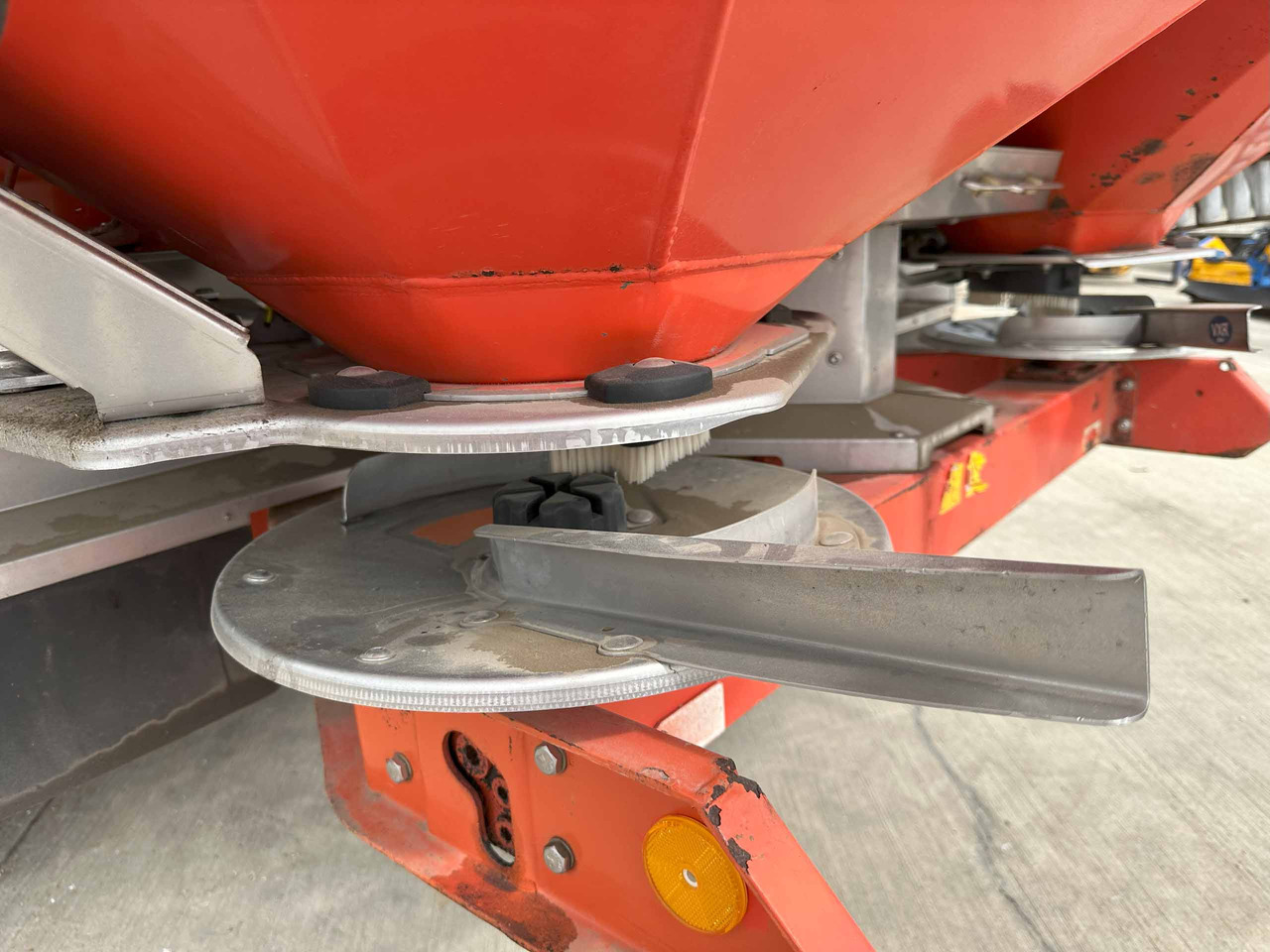 Kuhn Axis 40.1W - Kunstmeststrooier: afbeelding 3 Kuhn Axis 40.1W - Kunstmeststrooier: afbeelding 3