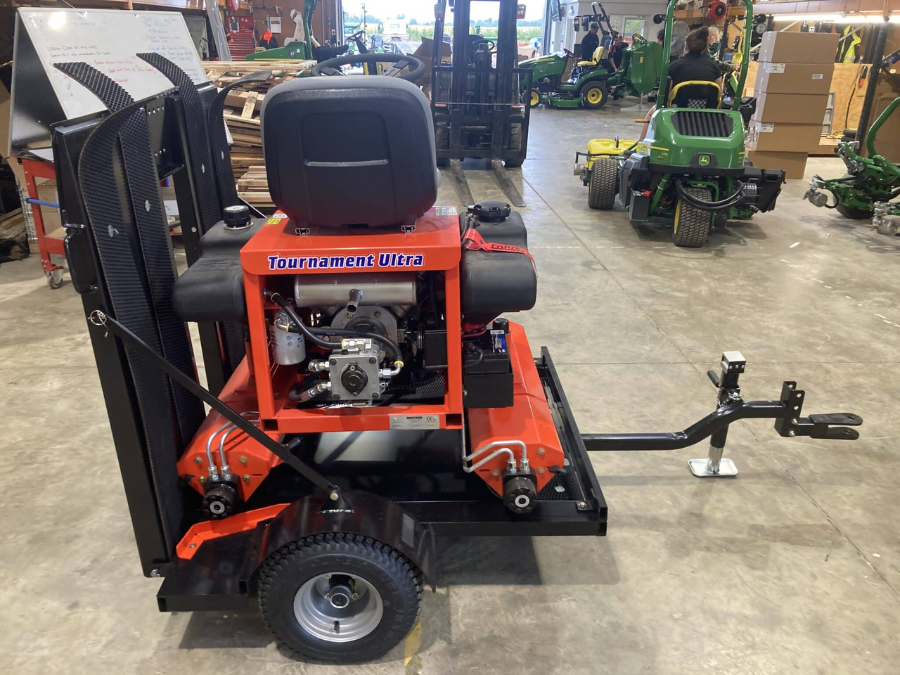 Smithco Tournament Ultra 7580 Greensroller - Tuinmachine: afbeelding 2 Smithco Tournament Ultra 7580 Greensroller - Tuinmachine: afbeelding 2