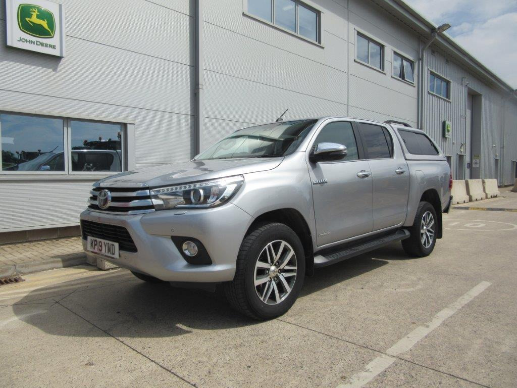 TOYOTA HILUX INVINCIBLE - Pick-up: afbeelding 1 TOYOTA HILUX INVINCIBLE - Pick-up: afbeelding 1