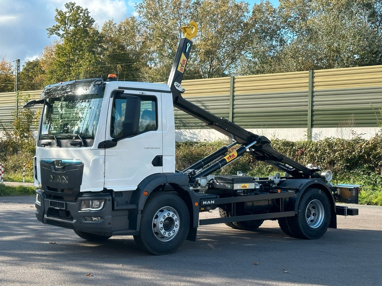 MAN TGM 18.320 4x2 Euro 6e Hyva 12-45 - Haakarmsysteem vrachtwagen, Kraanwagen: afbeelding 2 MAN TGM 18.320 4x2 Euro 6e Hyva 12-45 - Haakarmsysteem vrachtwagen, Kraanwagen: afbeelding 2