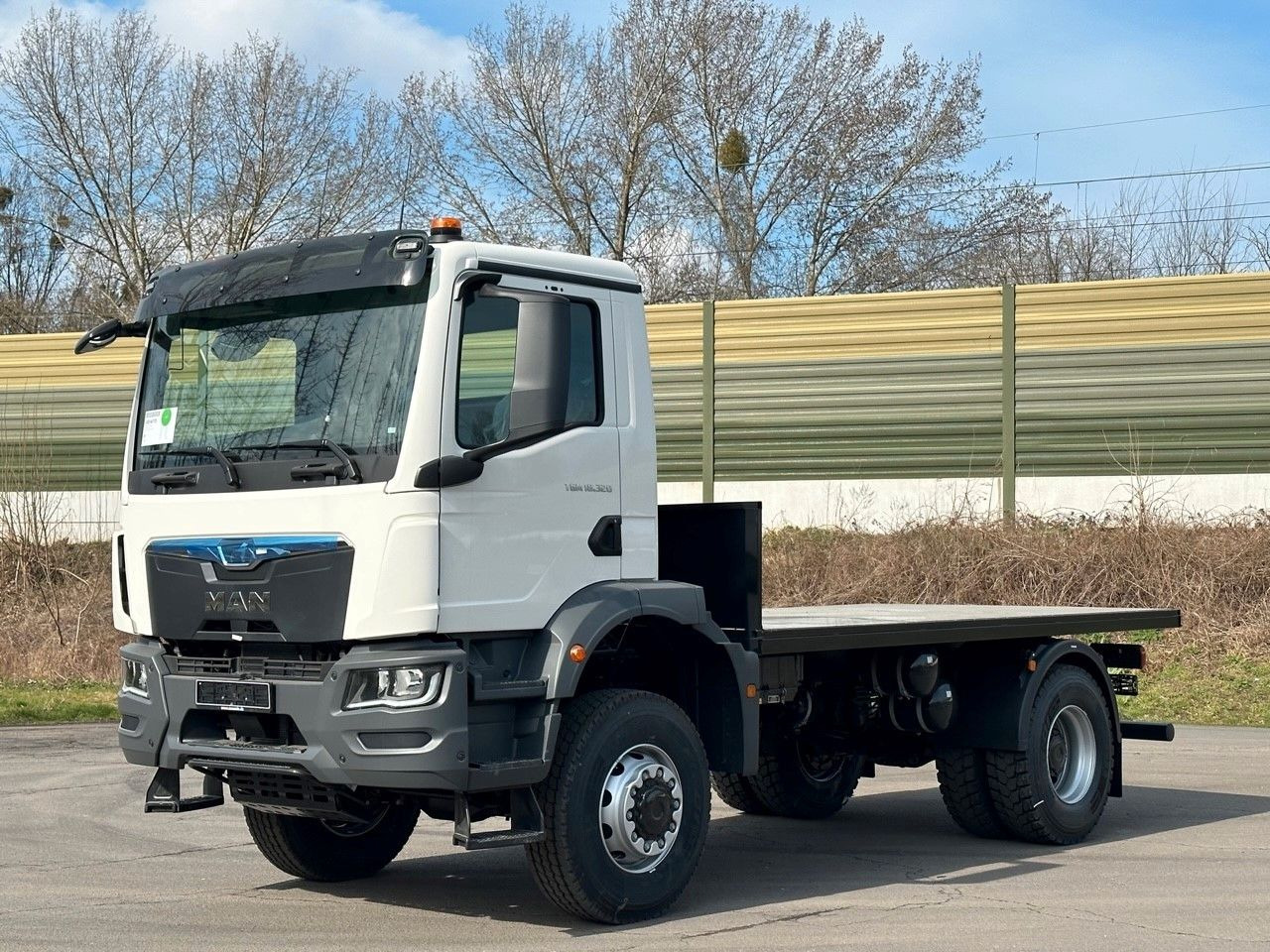 MAN TGM 18.320 4x4 Euro 6e Plato - Vrachtwagen met open laadbak: afbeelding 1 MAN TGM 18.320 4x4 Euro 6e Plato - Vrachtwagen met open laadbak: afbeelding 1