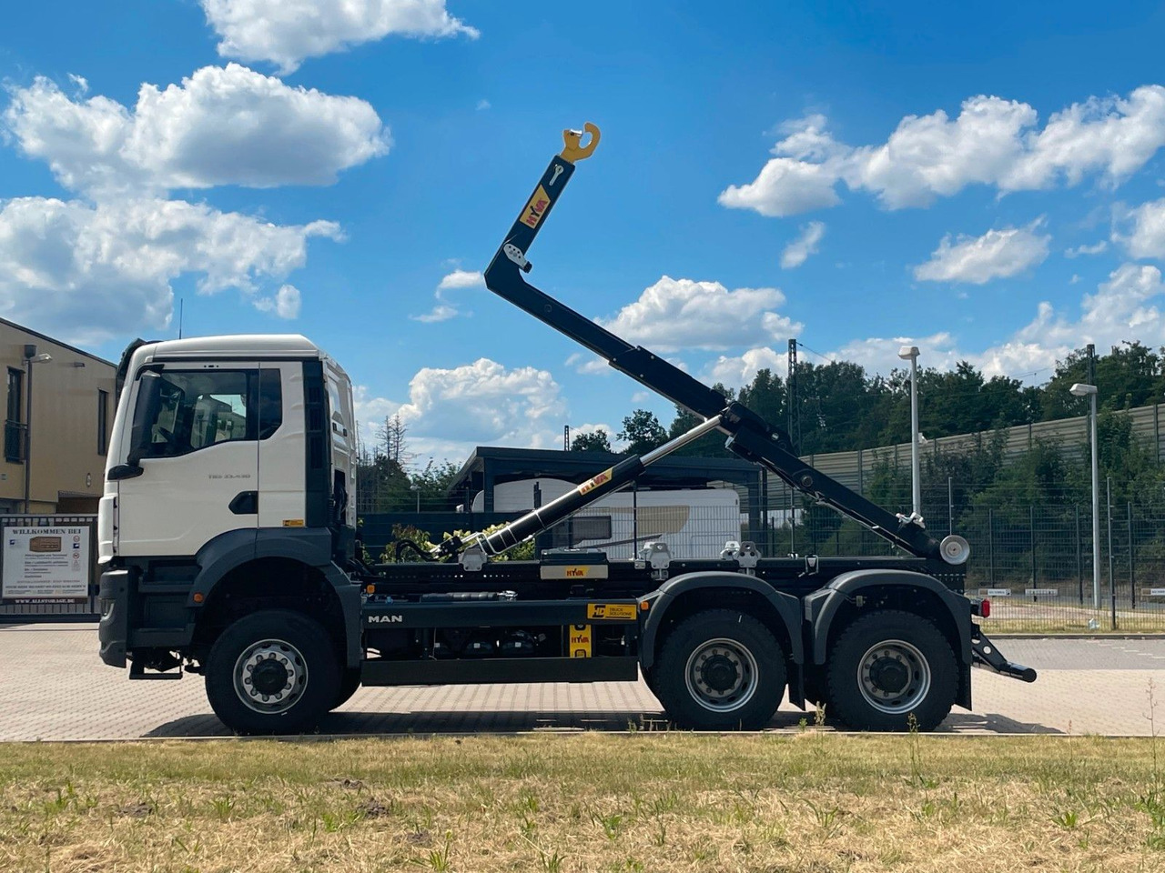 MAN TGS 33.440 6x6 Euro6e Hyva - Hiab MultiLift - Haakarmsysteem vrachtwagen, Kraanwagen: afbeelding 3 MAN TGS 33.440 6x6 Euro6e Hyva - Hiab MultiLift - Haakarmsysteem vrachtwagen, Kraanwagen: afbeelding 3