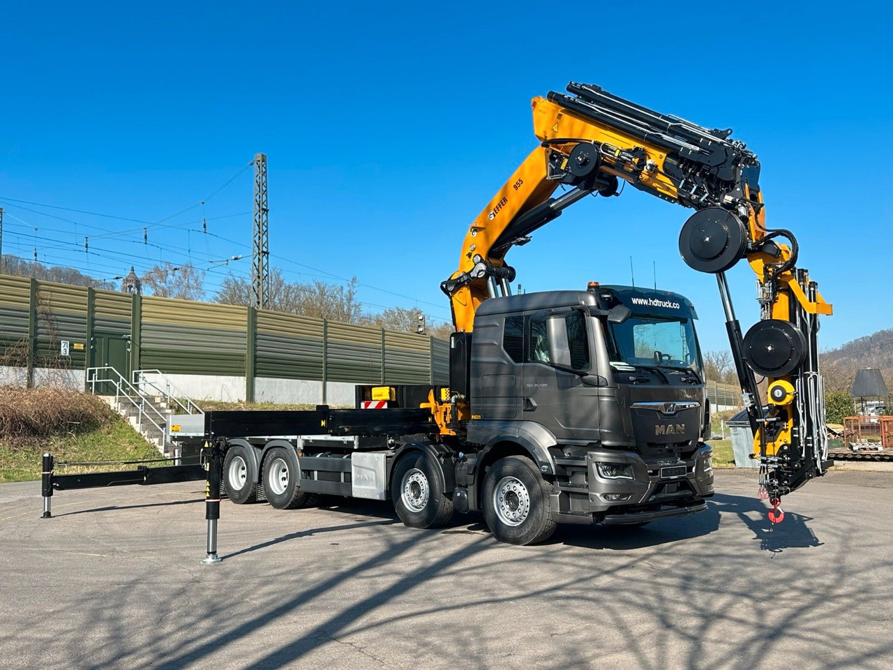 MAN TGS 35.520 8X4 TG 3 EFFER 955-8s +Jib 6sAUTOKRAN - Vrachtwagen met open laadbak, Kraanwagen: afbeelding 2 MAN TGS 35.520 8X4 TG 3 EFFER 955-8s +Jib 6sAUTOKRAN - Vrachtwagen met open laadbak, Kraanwagen: afbeelding 2