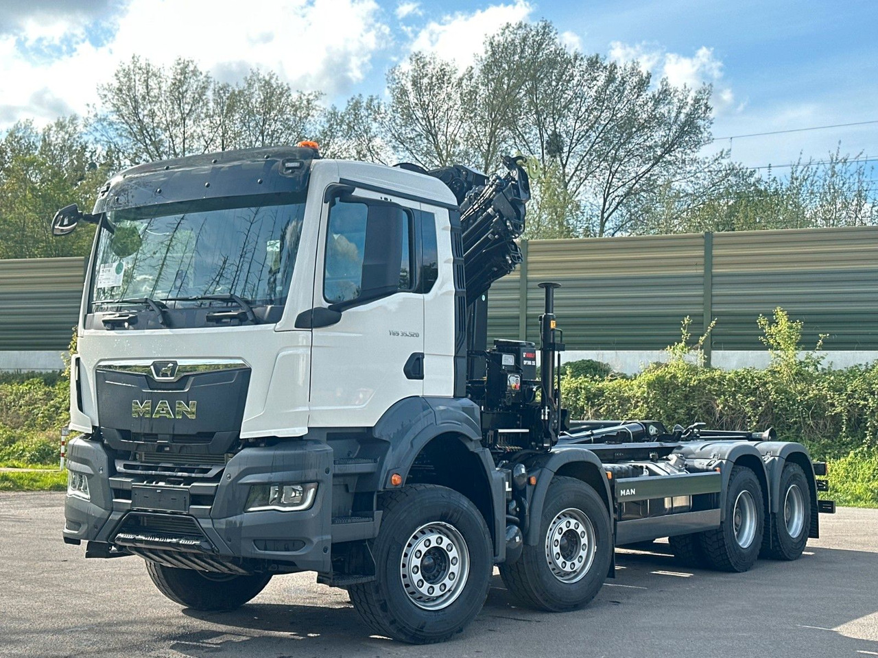 MAN TGS 35.520 8x4 Abrollkipper + Kran HIAB 228-6 - Haakarmsysteem vrachtwagen, Kraanwagen: afbeelding 3 MAN TGS 35.520 8x4 Abrollkipper + Kran HIAB 228-6 - Haakarmsysteem vrachtwagen, Kraanwagen: afbeelding 3