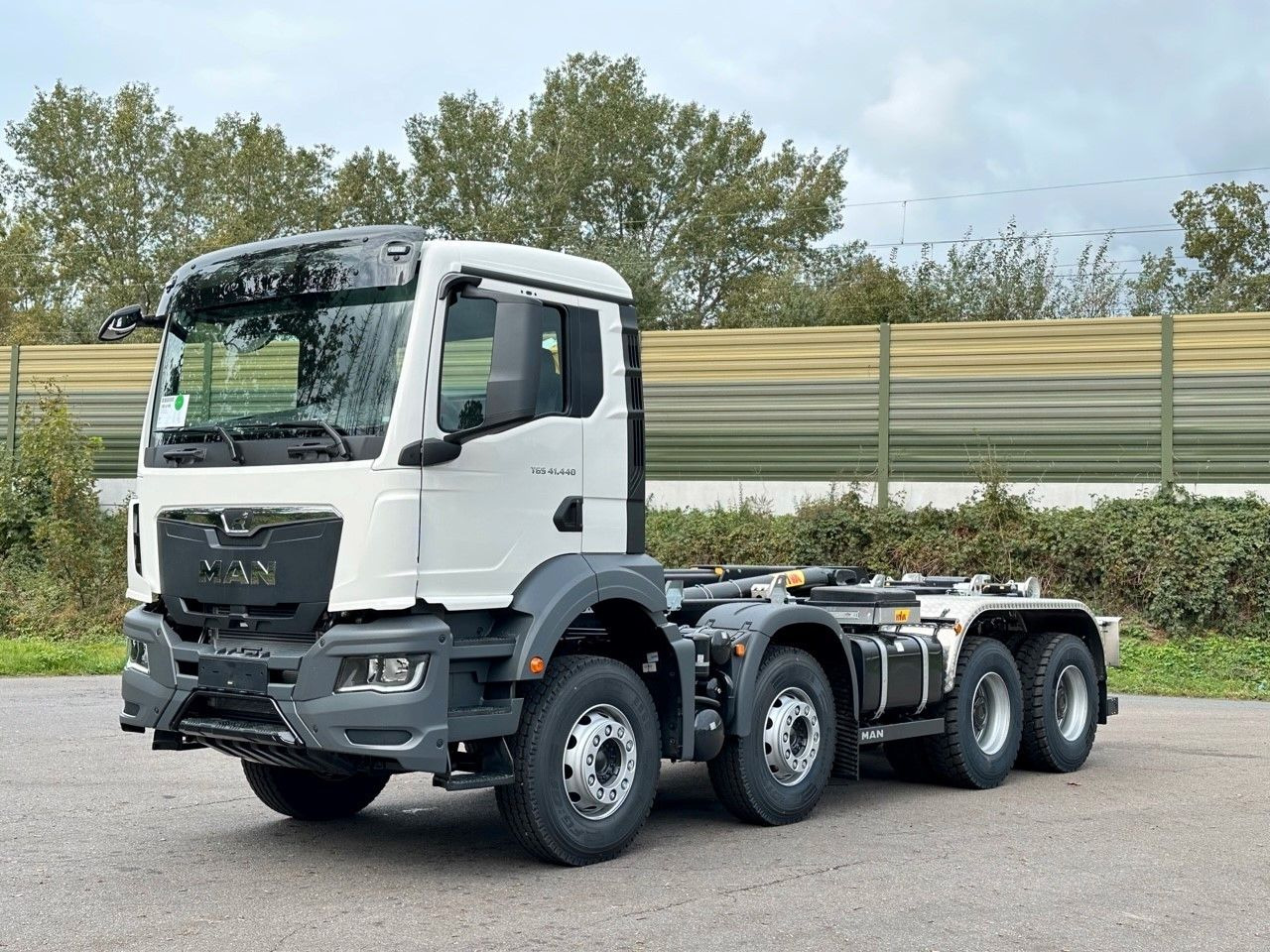 MAN TGS 41.440 8x4 Euro6e Hyva 26-55 Abrollkipper - Haakarmsysteem vrachtwagen: afbeelding 3 MAN TGS 41.440 8x4 Euro6e Hyva 26-55 Abrollkipper - Haakarmsysteem vrachtwagen: afbeelding 3