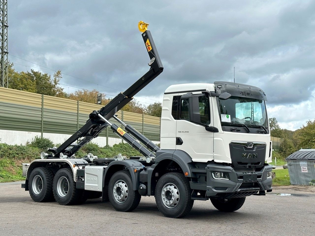 MAN TGS 41.440 8x4 Euro6e Hyva 26-55 Abrollkipper - Haakarmsysteem vrachtwagen: afbeelding 1 MAN TGS 41.440 8x4 Euro6e Hyva 26-55 Abrollkipper - Haakarmsysteem vrachtwagen: afbeelding 1
