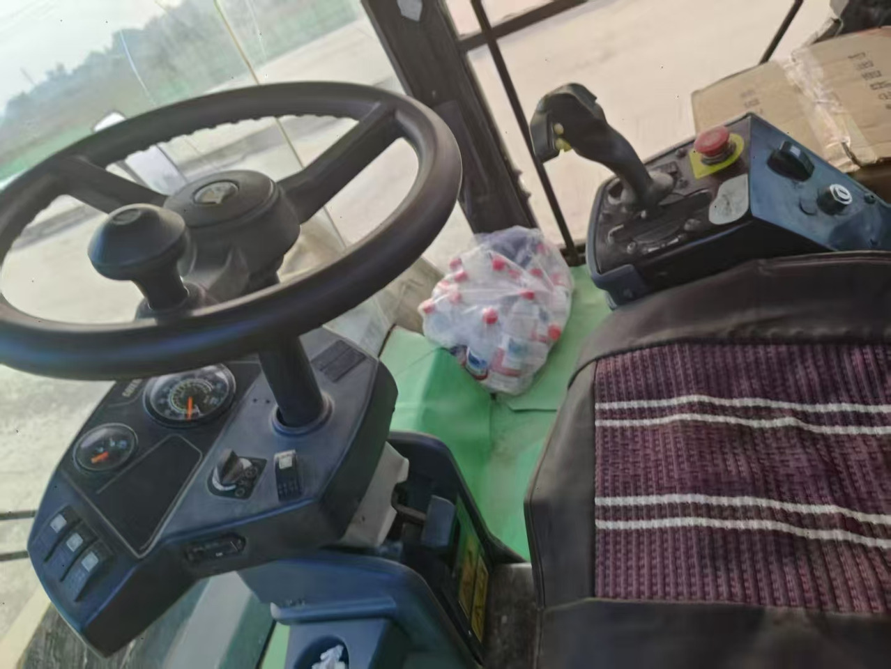 CATERPILLAR CB564D - Asfaltwals: afbeelding 4 CATERPILLAR CB564D - Asfaltwals: afbeelding 4