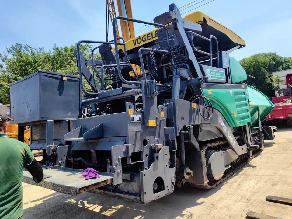 High Quality Used VOGELE 2100-3L Paver Construction Machinery Good Condition VOGELE Paver - Asfaltafwerkmachine: afbeelding 2 High Quality Used VOGELE 2100-3L Paver Construction Machinery Good Condition VOGELE Paver - Asfaltafwerkmachine: afbeelding 2