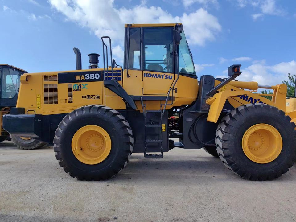 Hot Sale Used Komatsu WA380-6 Wheel Loader Backhoe Loader with Excellent Front Loading Feature - Wiellader: afbeelding 2 Hot Sale Used Komatsu WA380-6 Wheel Loader Backhoe Loader with Excellent Front Loading Feature - Wiellader: afbeelding 2