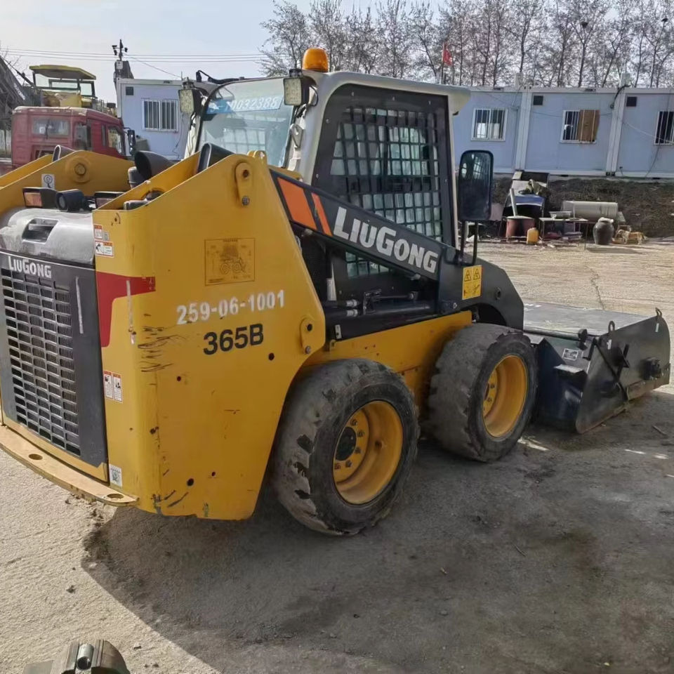 USED Liugong 365B Skid Steer Loader: Unleashing Optimal Efficiency and Strength - Schranklader: afbeelding 1 USED Liugong 365B Skid Steer Loader: Unleashing Optimal Efficiency and Strength - Schranklader: afbeelding 1