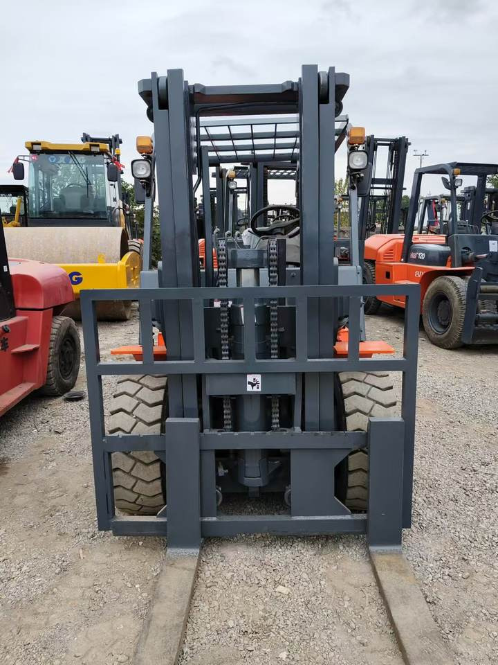 Used HELI Compact 5-ton Full Free Lift Mast Forklift Isuzu Engine - Diesel heftruck: afbeelding 4 Used HELI Compact 5-ton Full Free Lift Mast Forklift Isuzu Engine - Diesel heftruck: afbeelding 4