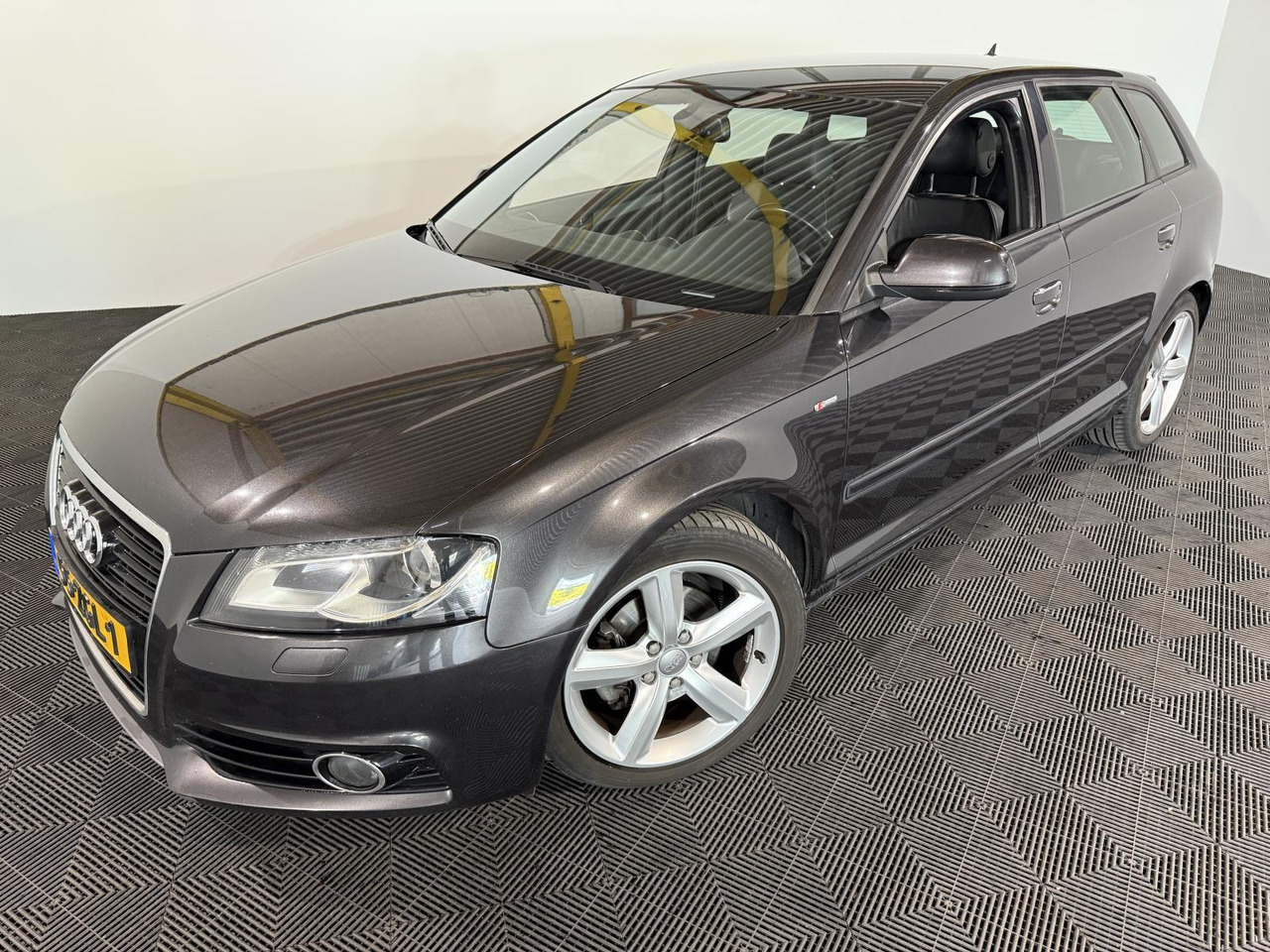Audi A3 Sportback 1.2 TFSI S-Line 55-ZGL-1 246.717 km - Personenwagen: afbeelding 1 Audi A3 Sportback 1.2 TFSI S-Line 55-ZGL-1 246.717 km - Personenwagen: afbeelding 1