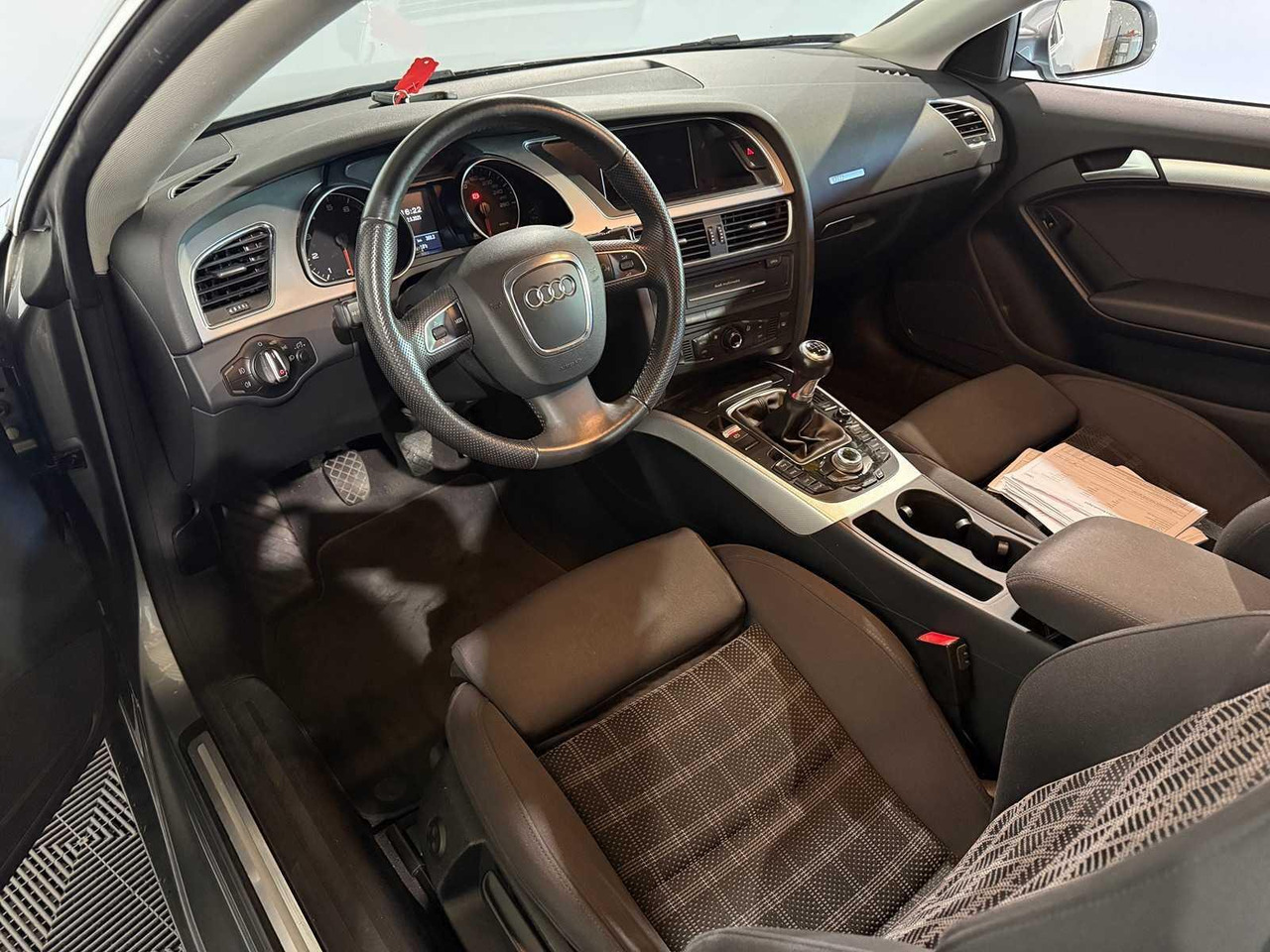 Audi A5 Coupé 2.0 TFSI Pro Line Business 60-RGK-5 233.366 km - Personenwagen: afbeelding 2 Audi A5 Coupé 2.0 TFSI Pro Line Business 60-RGK-5 233.366 km - Personenwagen: afbeelding 2