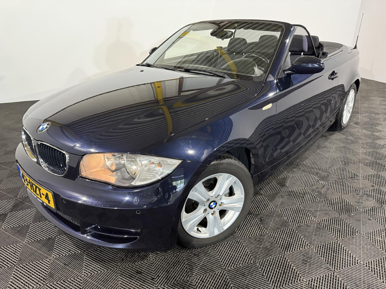 BMW | 1-serie Cabrio | 118i High Executive | 2009 | 114.310 km | 43HZT4 | Logisch - Personenwagen: afbeelding 1 BMW | 1-serie Cabrio | 118i High Executive | 2009 | 114.310 km | 43HZT4 | Logisch - Personenwagen: afbeelding 1