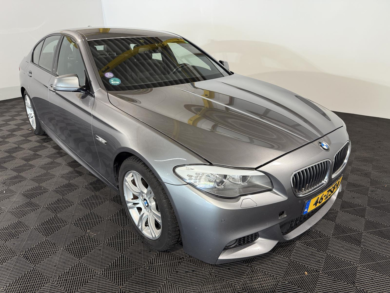 BMW | 5-serie | 520i High Executive | 2013 | 218.545 km | 46ZSF1 | Logisch - Sedan: afbeelding 3 BMW | 5-serie | 520i High Executive | 2013 | 218.545 km | 46ZSF1 | Logisch - Sedan: afbeelding 3