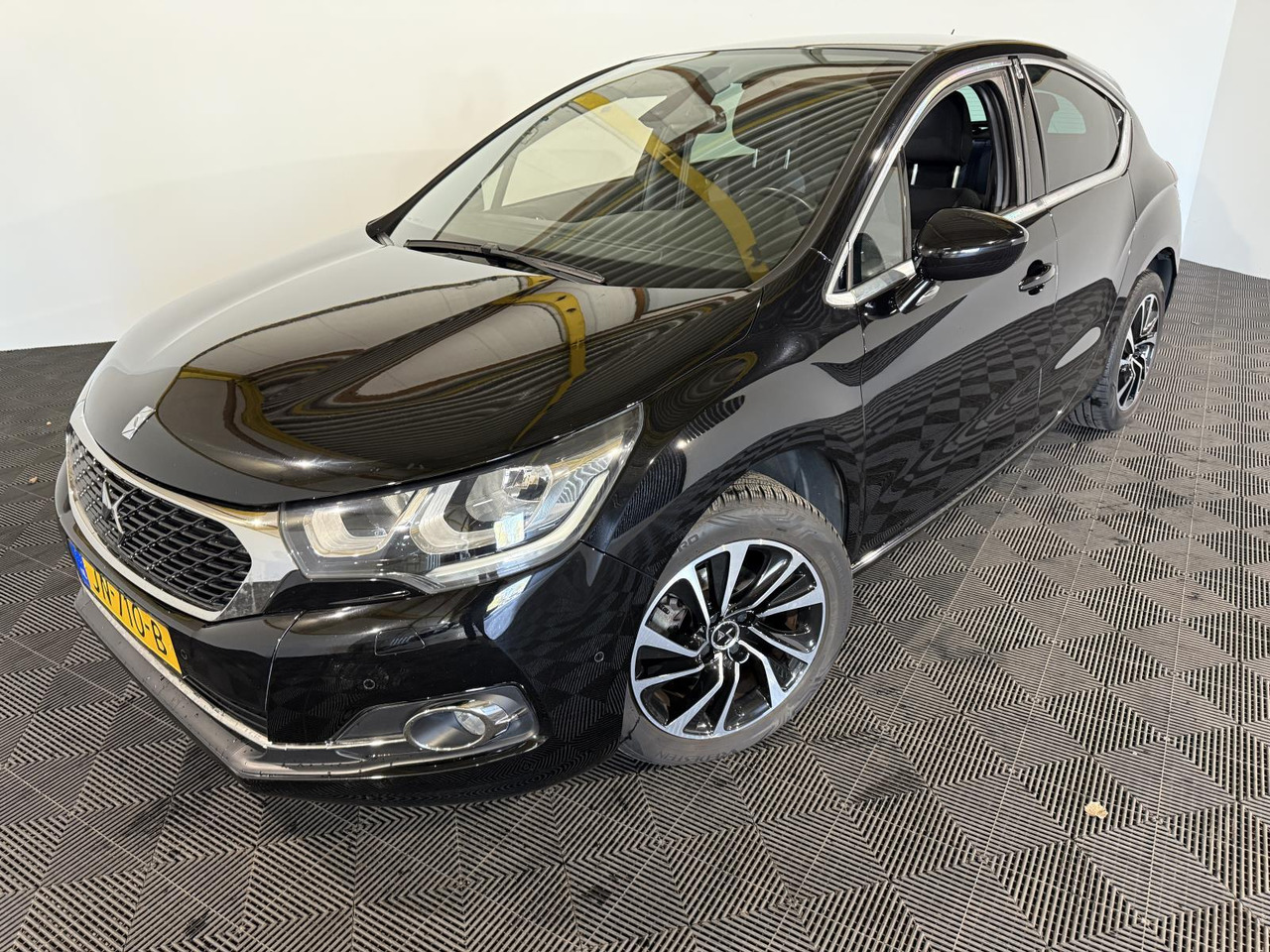 DS 4 1.2 PureTech Business | 2016 | 154.325 km | JN-710-B - Hatchback: afbeelding 1 DS 4 1.2 PureTech Business | 2016 | 154.325 km | JN-710-B - Hatchback: afbeelding 1