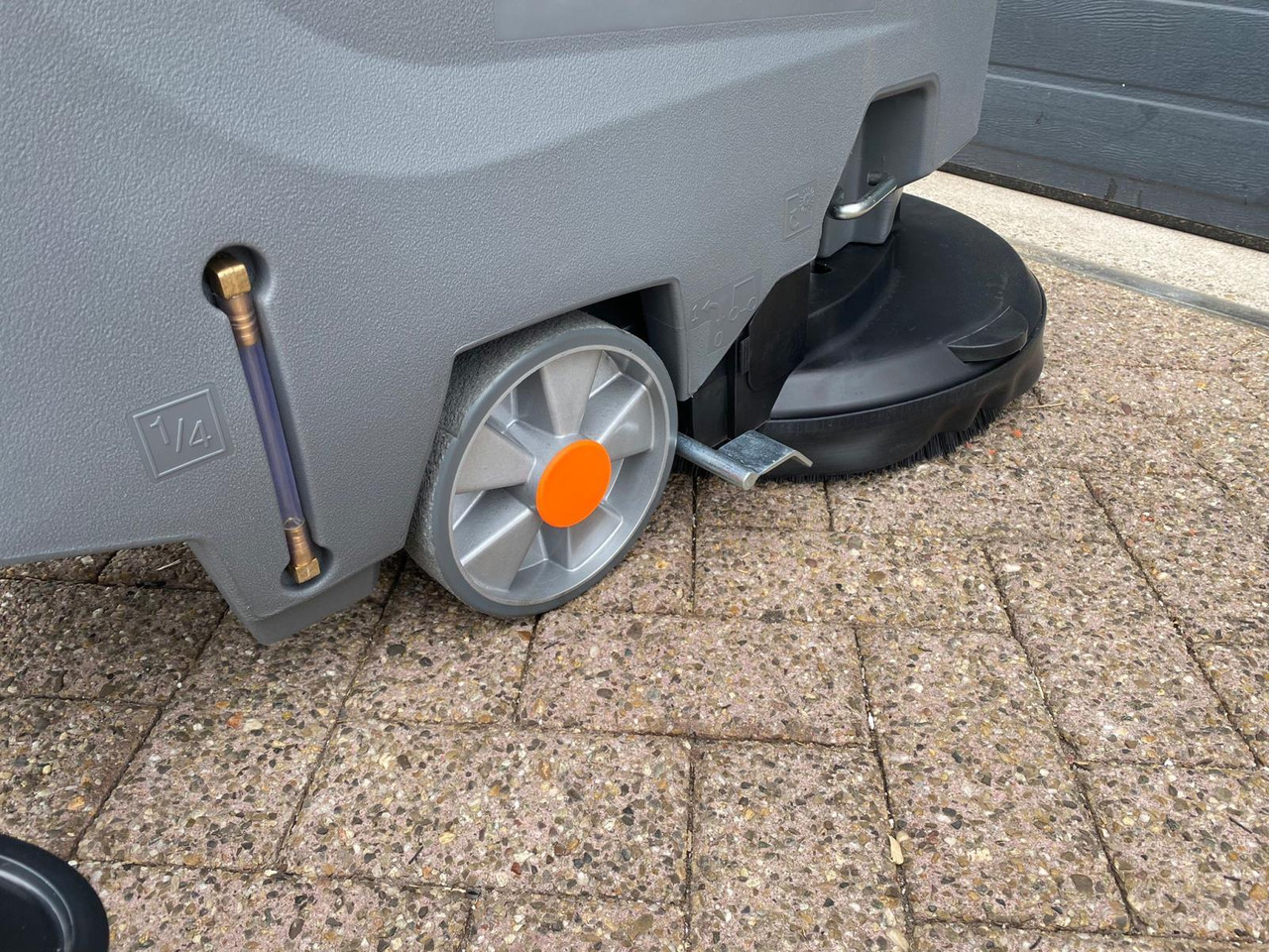 Daewoo DAFL50A Schrobzuigmachine - Schoonmaakmachine: afbeelding 5 Daewoo DAFL50A Schrobzuigmachine - Schoonmaakmachine: afbeelding 5