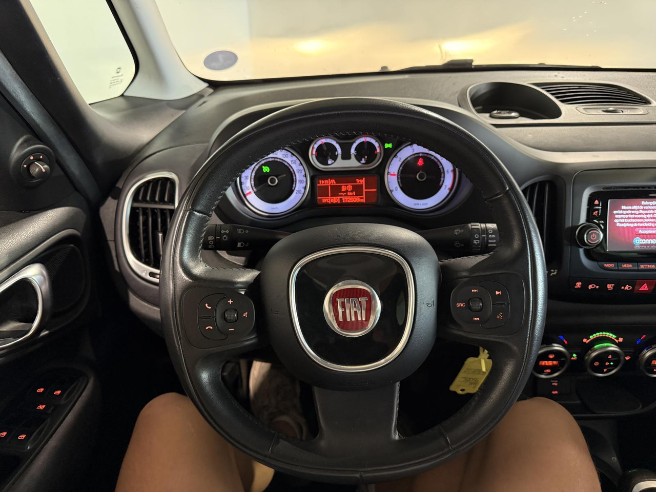 Fiat 500 L Living 0.9 TwinAir Lounge 7p. 9-TGP-37 172.608 km - Personenwagen: afbeelding 3 Fiat 500 L Living 0.9 TwinAir Lounge 7p. 9-TGP-37 172.608 km - Personenwagen: afbeelding 3