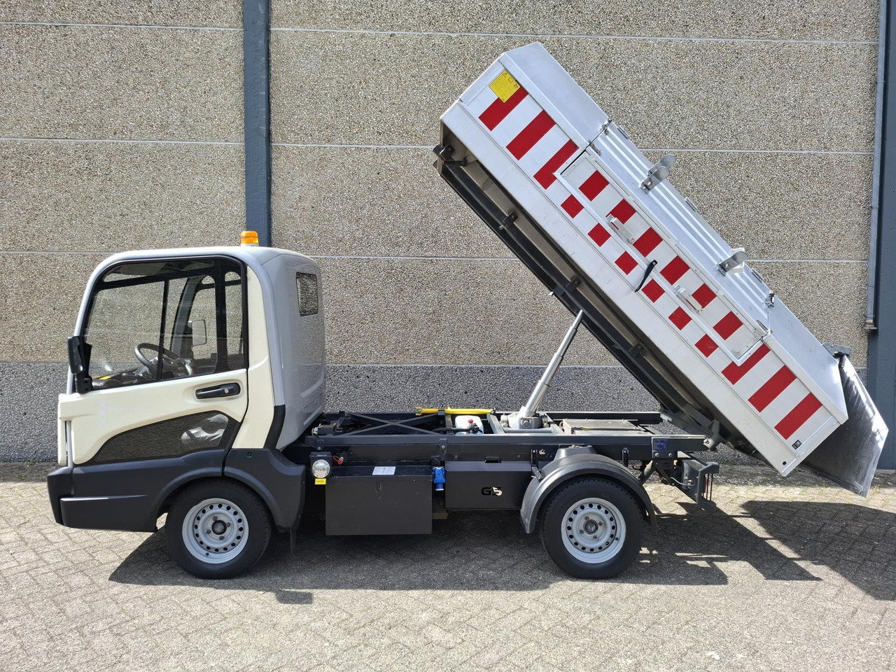 Goupil G5 Elektrische Stratenreinigingsmachine T-92-BSX - Elektrische vrachtvoertuig: afbeelding 3 Goupil G5 Elektrische Stratenreinigingsmachine T-92-BSX - Elektrische vrachtvoertuig: afbeelding 3