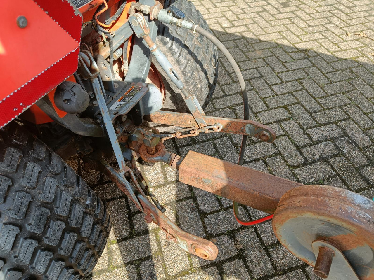 Kubota B2410 met Nimos Kipper - Tractor: afbeelding 5 Kubota B2410 met Nimos Kipper - Tractor: afbeelding 5