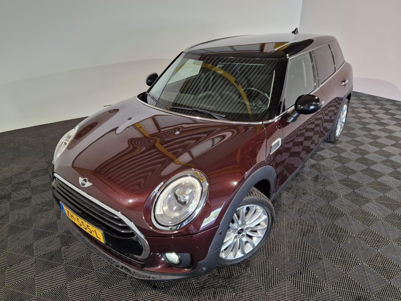 Mini Clubman 1.5 Cooper Pepper Business ZH-555-L - Personenwagen: afbeelding 1 Mini Clubman 1.5 Cooper Pepper Business ZH-555-L - Personenwagen: afbeelding 1