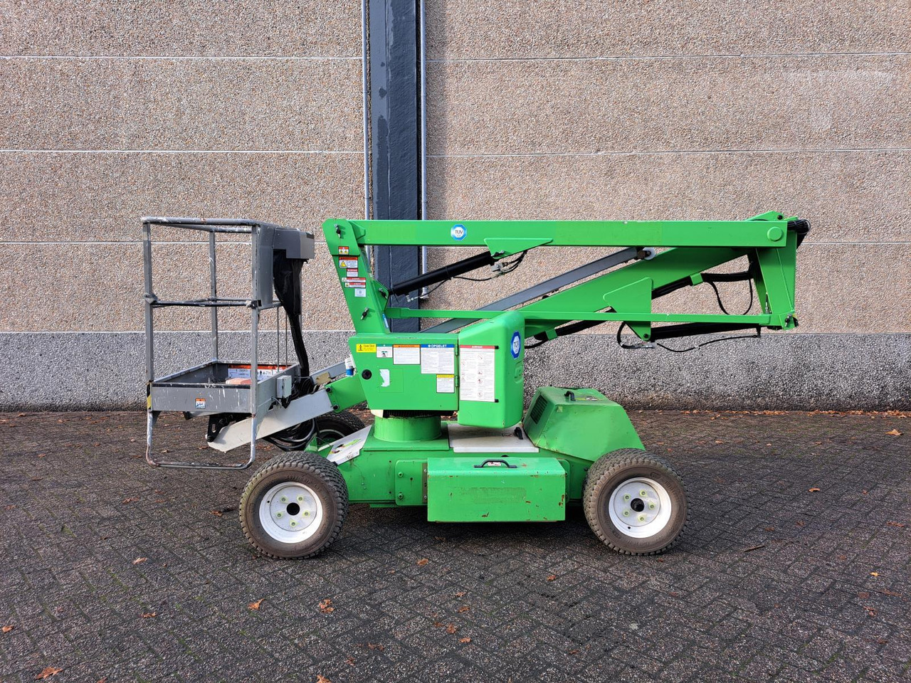 Niftylift HR12 Telescoophoogwerker DE Bi-Energy/Hybride 2WD 12m 2017 - Hoogwerker: afbeelding 4 Niftylift HR12 Telescoophoogwerker DE Bi-Energy/Hybride 2WD 12m 2017 - Hoogwerker: afbeelding 4