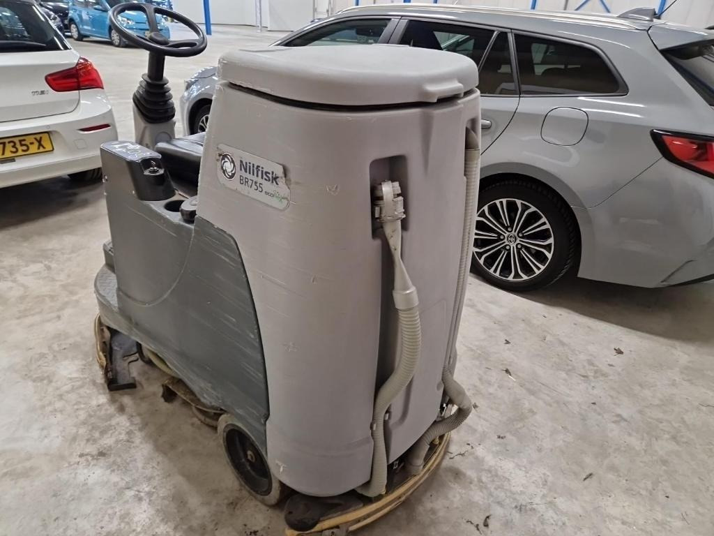 Nilfisk BR 755 Ecoflex Zit-Schrobmachine – 2015 - Schoonmaakmachine: afbeelding 4 Nilfisk BR 755 Ecoflex Zit-Schrobmachine – 2015 - Schoonmaakmachine: afbeelding 4