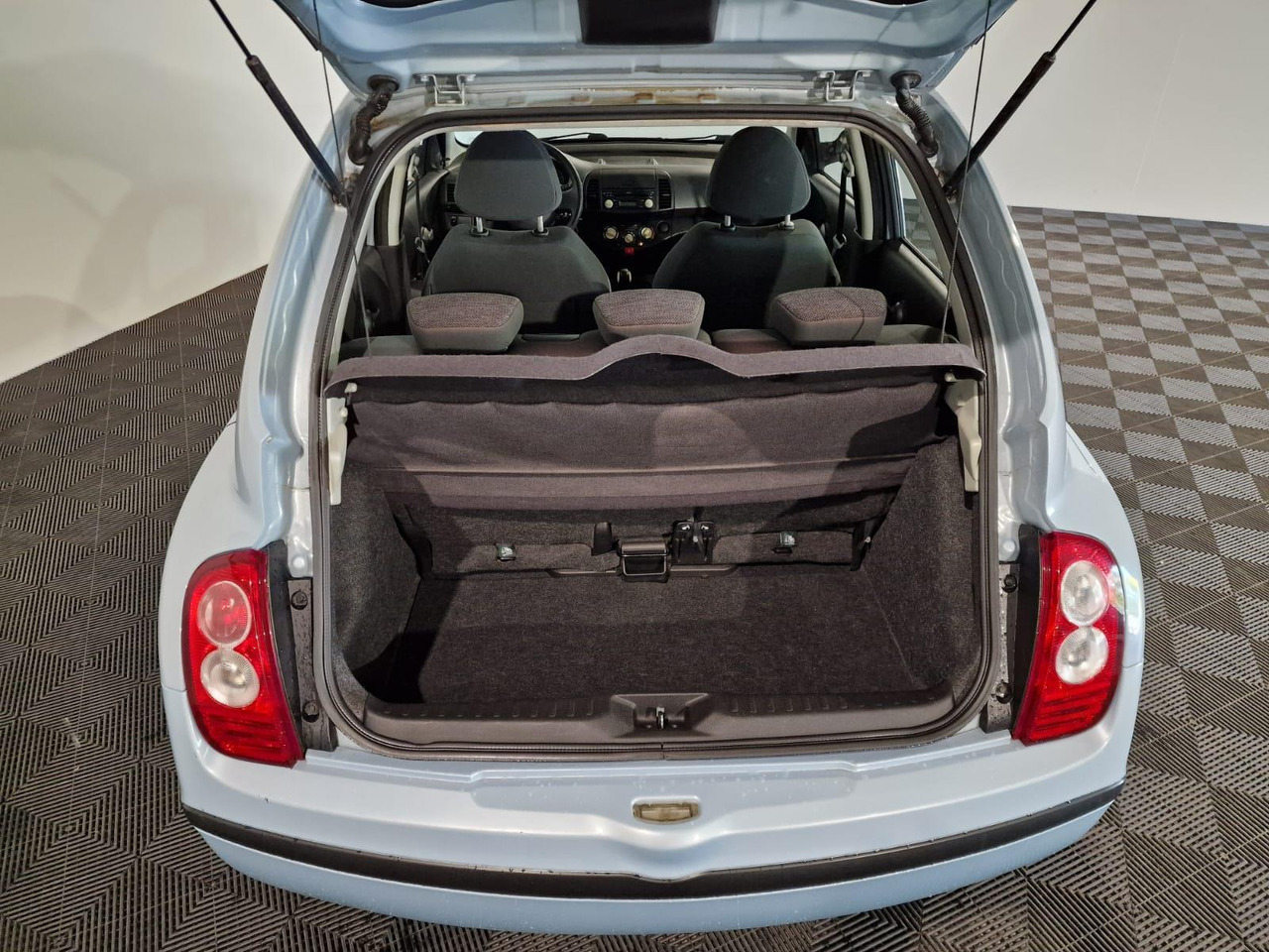 Nissan Micra 1.2 Visia KF-313-G 191.385 km - Personenwagen: afbeelding 3 Nissan Micra 1.2 Visia KF-313-G 191.385 km - Personenwagen: afbeelding 3