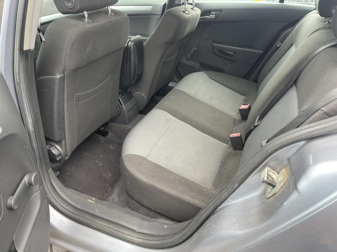 Opel Astra 1.6 Enjoy 62-PZ-LL 201.516 km - Sedan: afbeelding 5 Opel Astra 1.6 Enjoy 62-PZ-LL 201.516 km - Sedan: afbeelding 5