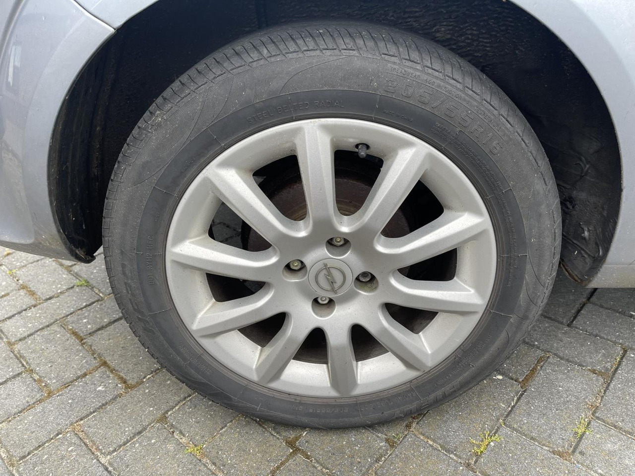 Opel Astra 1.6 Enjoy 62-PZ-LL 201.516 km - Sedan: afbeelding 2 Opel Astra 1.6 Enjoy 62-PZ-LL 201.516 km - Sedan: afbeelding 2